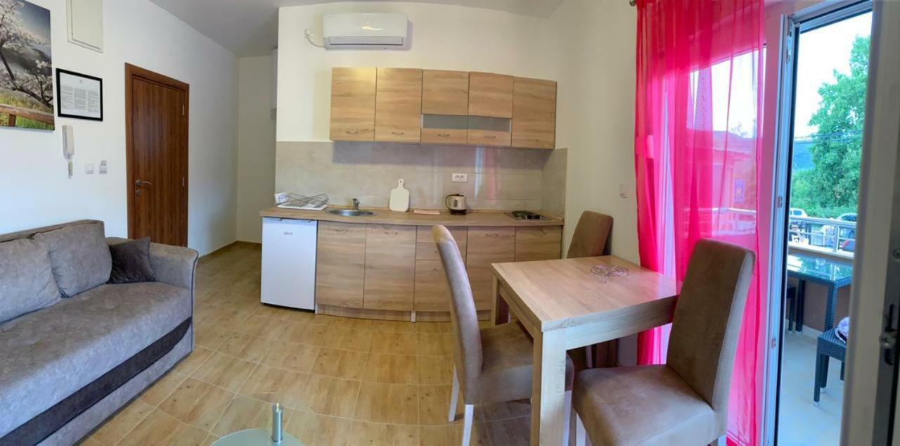 Apartmani Gaga Tivat Exteriér fotografie
